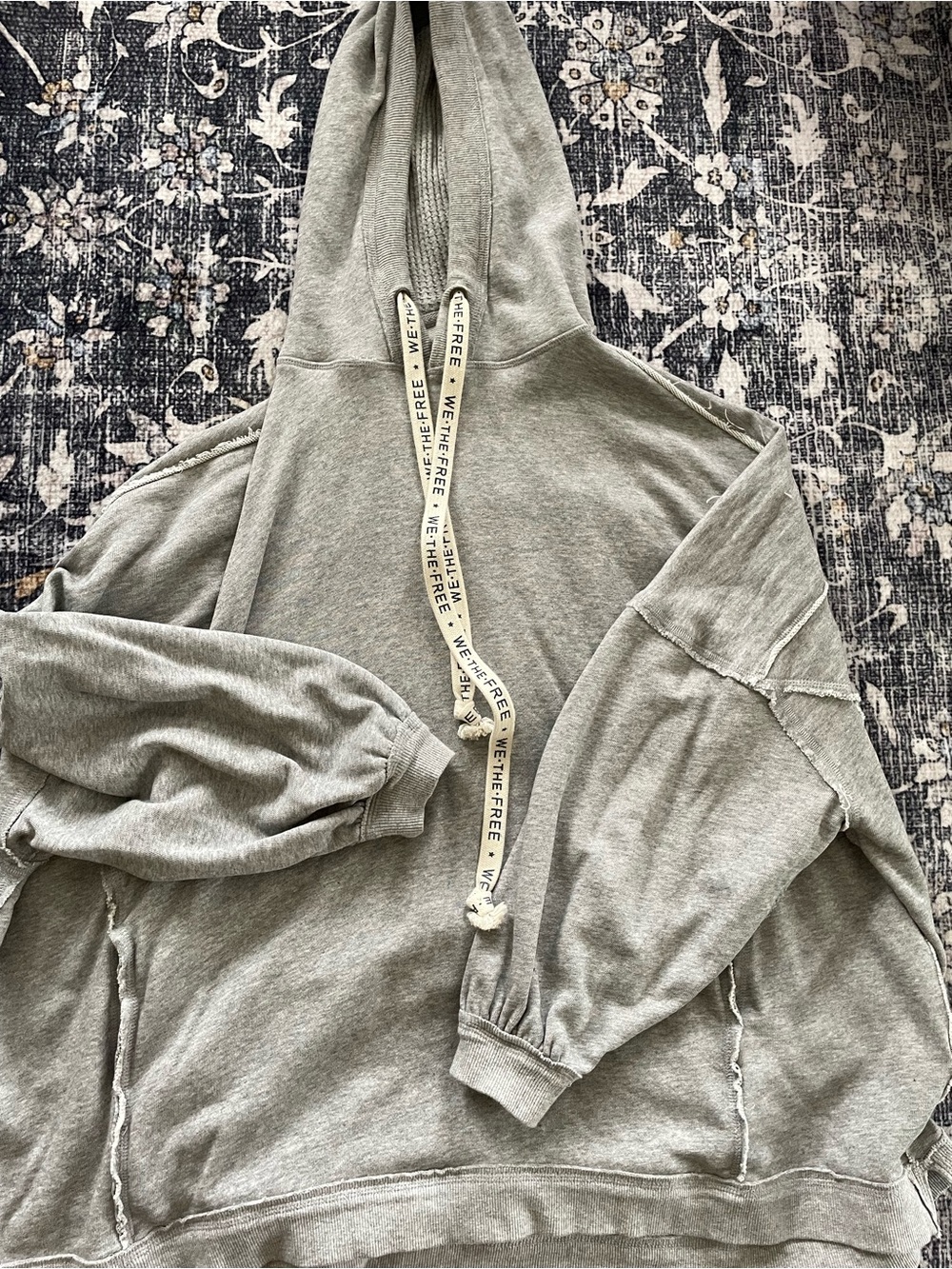 We The Free Woman’s Gray Pullover Hoodie Sweatshirt